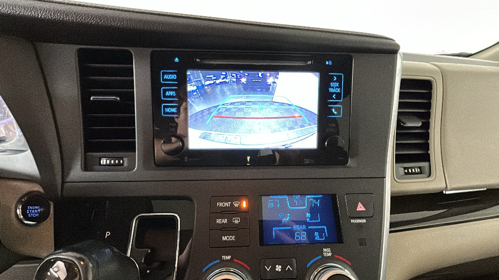 Used 2015 Toyota Sienna XLE Premium AWD/4WD image 28