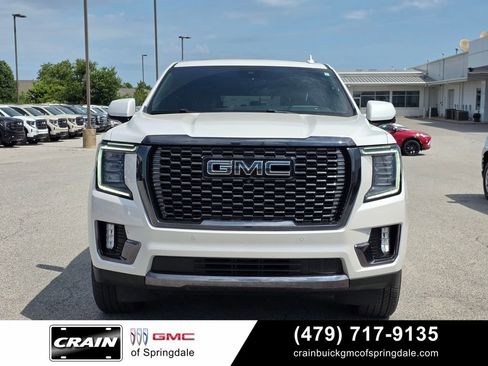 Used 2024 GMC Yukon Denali Ultimate AWD/4WD image 2