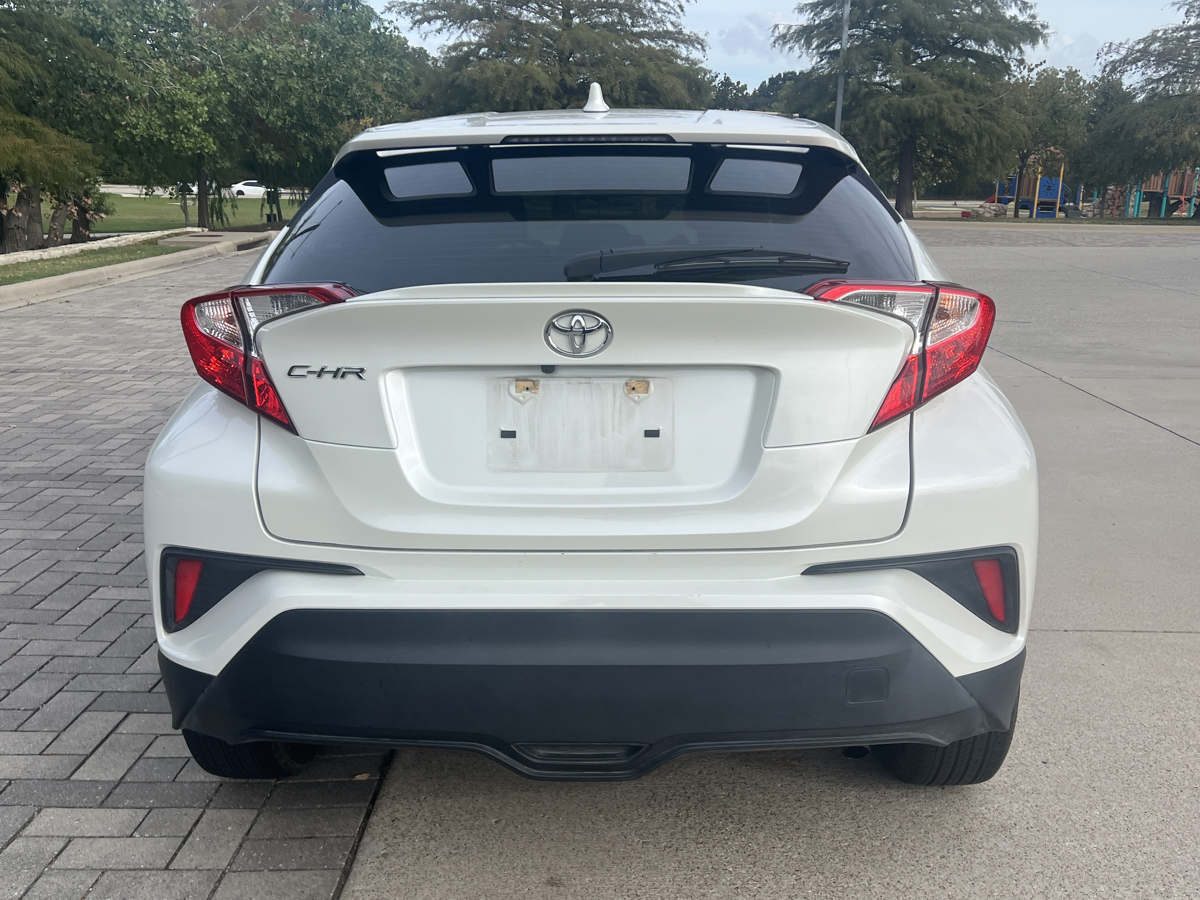 Used 2020 Toyota C-HR LE FWD image 8