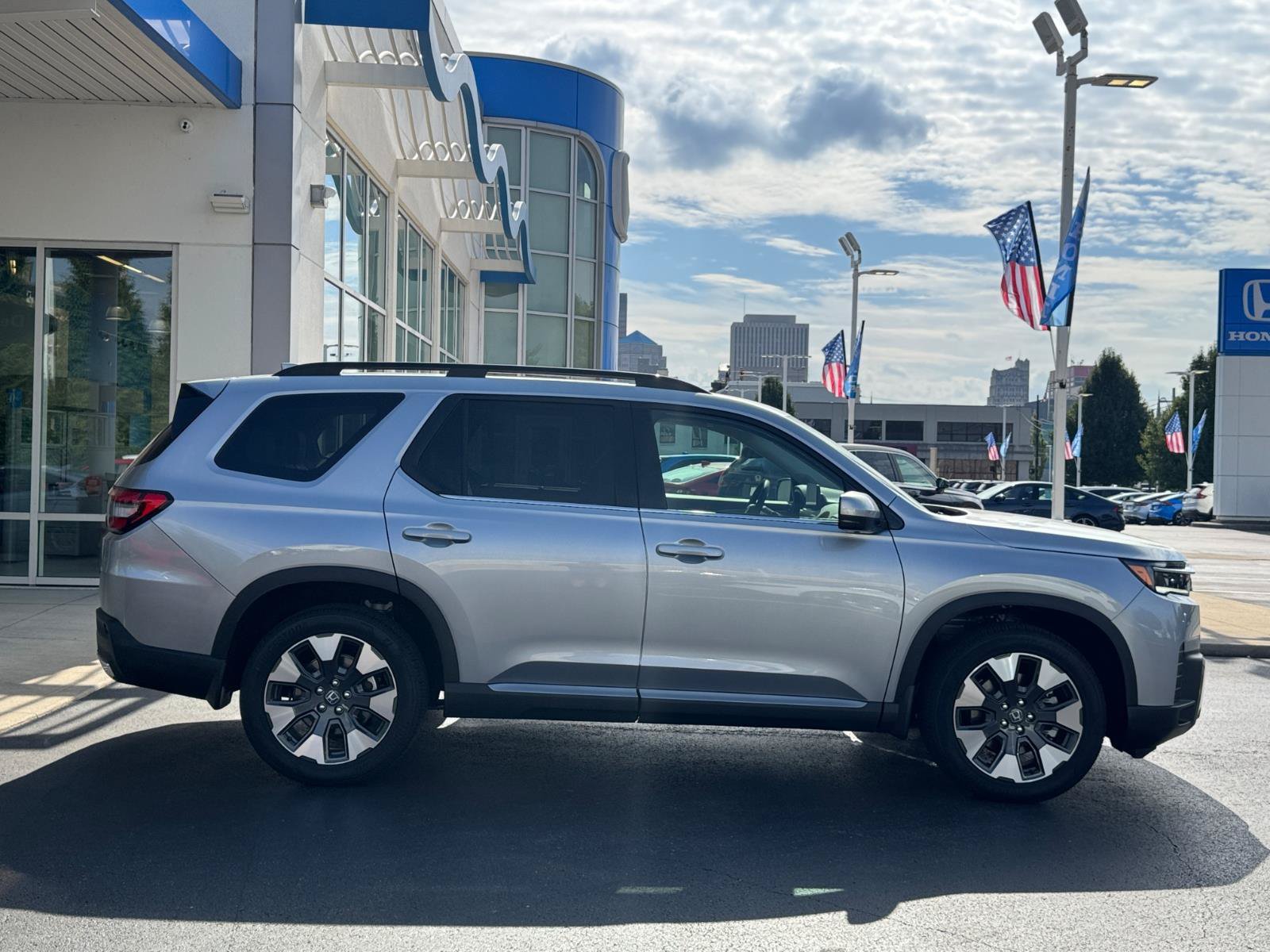 New 2026 Honda Pilot Elite image 2