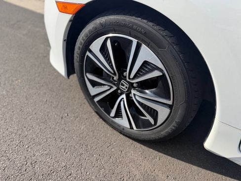 Used 2018 Honda Civic EX-L image 19