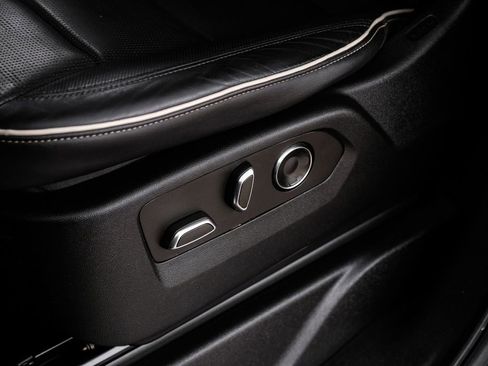 Used 2021 Cadillac Escalade ESV Premium Luxury image 33