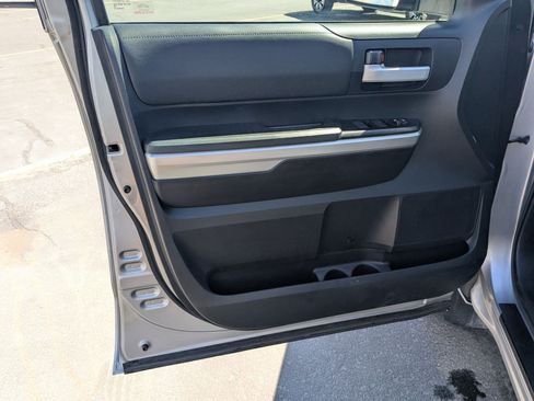 Used 2015 Toyota Tundra SR5 w/ SR5 Upgrade Package AWD/4WD image 14