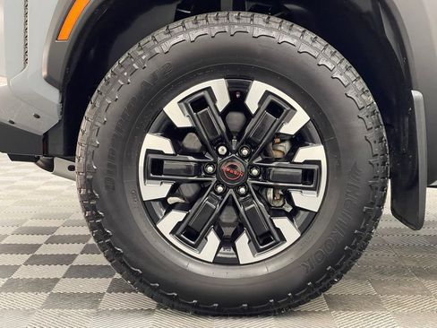 Used 2024 Nissan Frontier PRO-4X w/ Technology Package AWD/4WD image 12