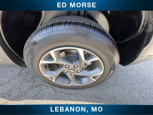 Certified 2025 Chevrolet Trax LT FWD image 30