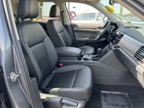 Used 2023 Volkswagen Atlas SE w/ Panoramic Sunroof Package FWD image 36