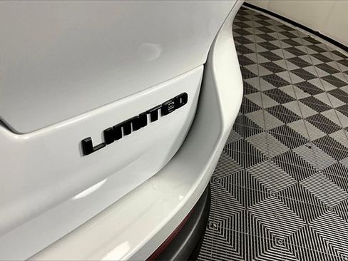 New 2025 Jeep Grand Cherokee L Limited image 10