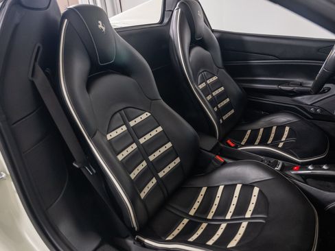 Used 2017 Ferrari 488 Spider RWD image 33