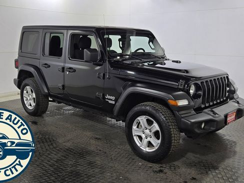 Used 2021 Jeep Wrangler Unlimited Sport AWD/4WD image 9