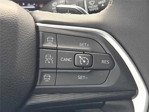 Certified 2024 Jeep Grand Cherokee L Laredo AWD/4WD image 38