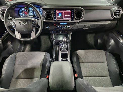 Used 2022 Toyota Tacoma TRD Sport w/ Technology Package image 46