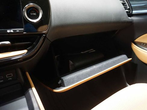 Used 2025 Lexus NX 250 FWD image 12