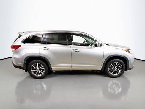 Used 2017 Toyota Highlander XLE image 27