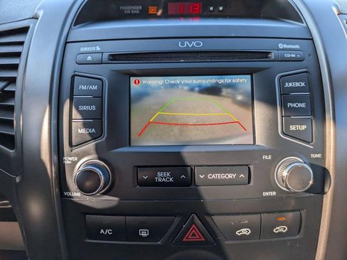 Used 2013 Kia Sorento LX w/ Convenience Pkg image 15