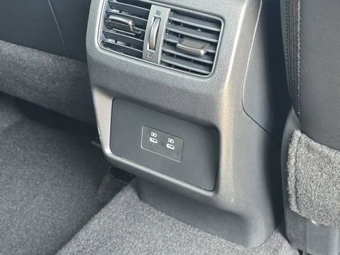 Used 2024 Nissan Rogue SV w/ SV Premium Package image 18