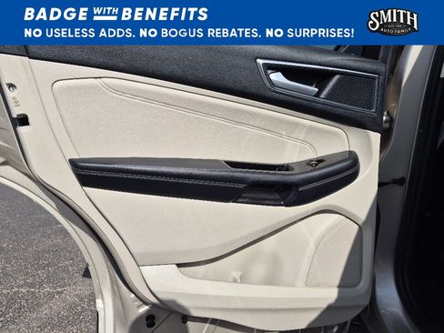 Used 2018 Ford Edge Titanium w/ Technology Package FWD image 17