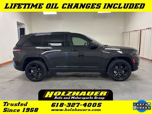 Used 2024 Jeep Grand Cherokee Limited w/ Black Appearance Package image 1