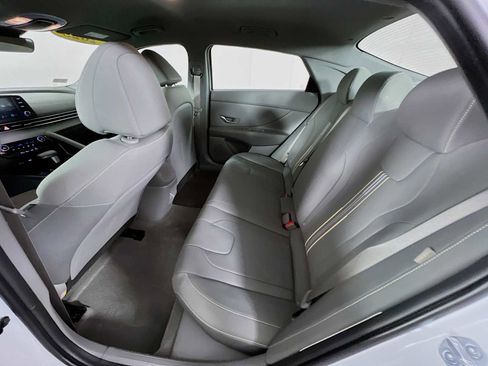 Certified 2025 Hyundai Elantra Sport FWD image 23