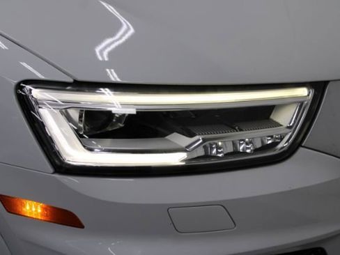 Used 2018 Audi Q3 2.0T Premium Plus w/ Premium Plus Package image 28