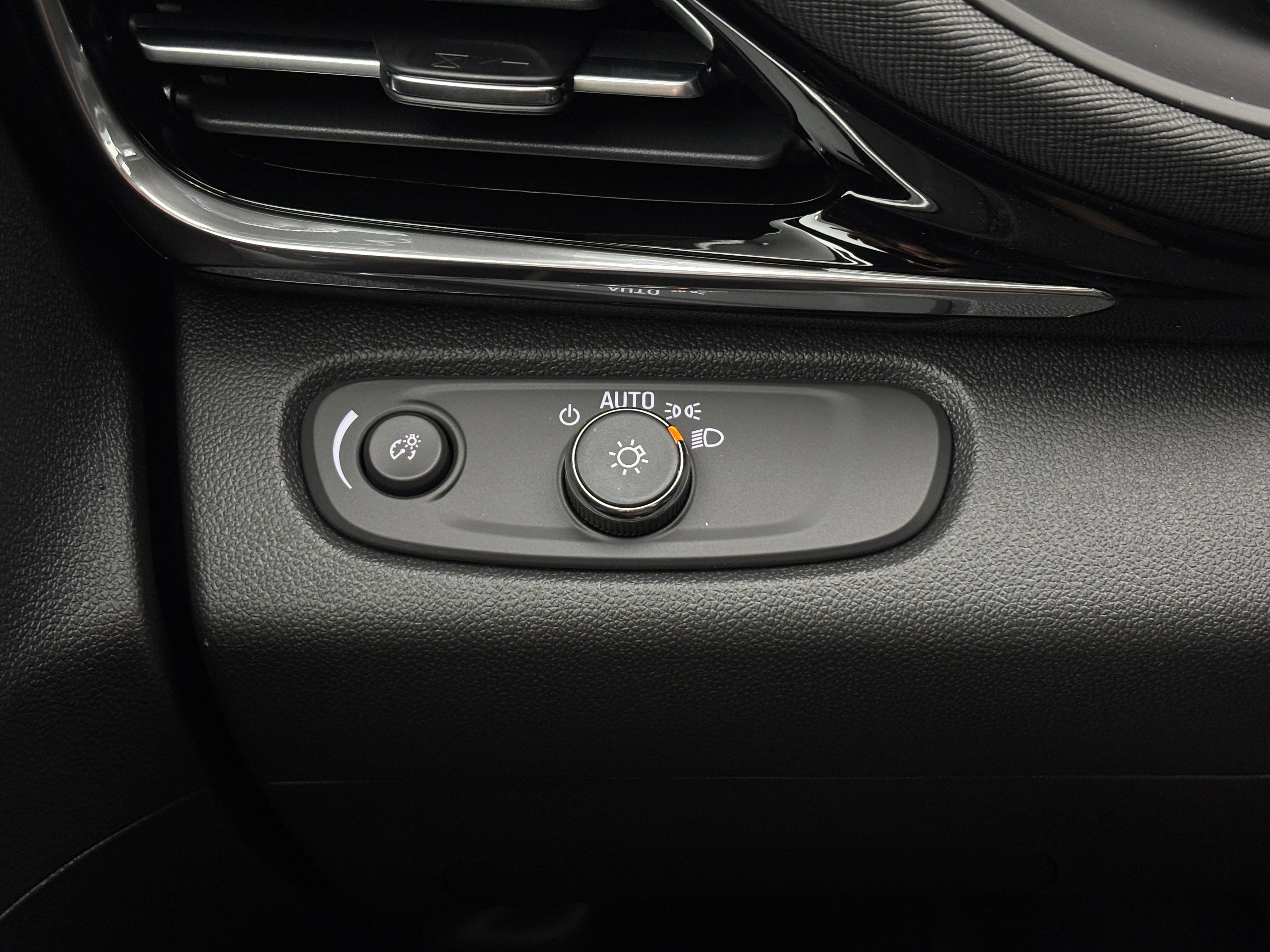New 2026 Buick Envista Sport Touring w/ Convenience I Package FWD image 20