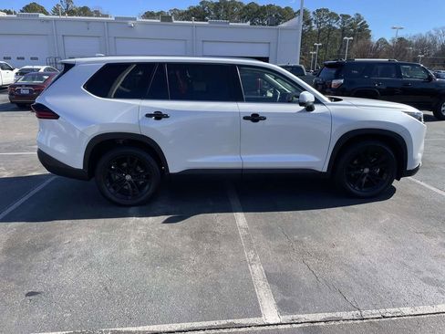 Used 2025 Toyota Grand Highlander AWD image 12