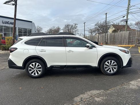 Used 2021 Subaru Outback Premium image 9