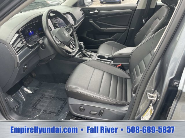 Used 2024 Volkswagen Jetta SE FWD image 18