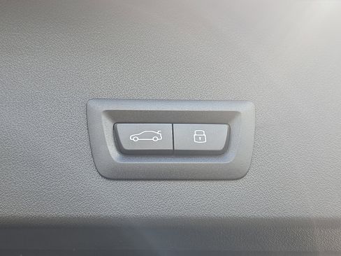 Used 2025 BMW X3 xDrive30i w/ Convenience Package image 13