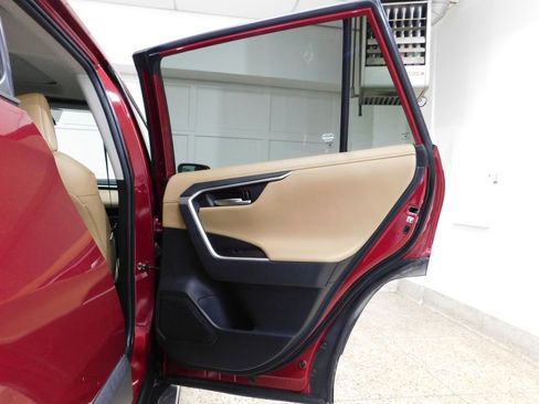 Used 2020 Toyota RAV4 Limited w/ Carpet Mat Package image 87