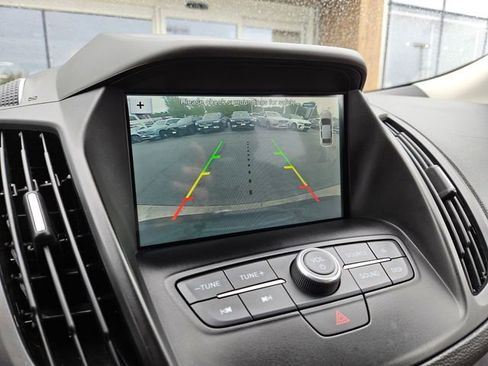 Used 2017 Ford Escape SE w/ Equipment Group 201A AWD/4WD image 28