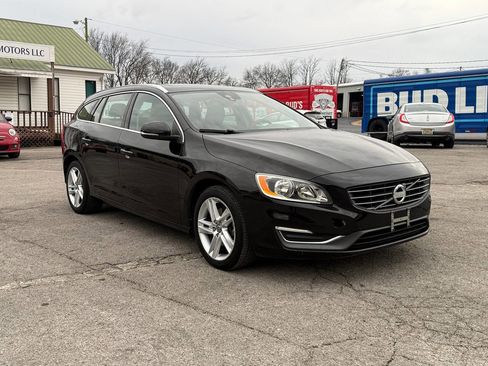 Used 2015 Volvo V60 T5 Premier image 11