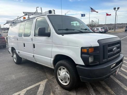 Used 2013 Ford E-150 and Econoline 150 w/ Commercial Cargo Van Pkg RWD image 7