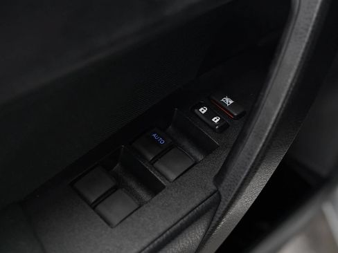 Used 2019 Toyota Corolla LE FWD image 39