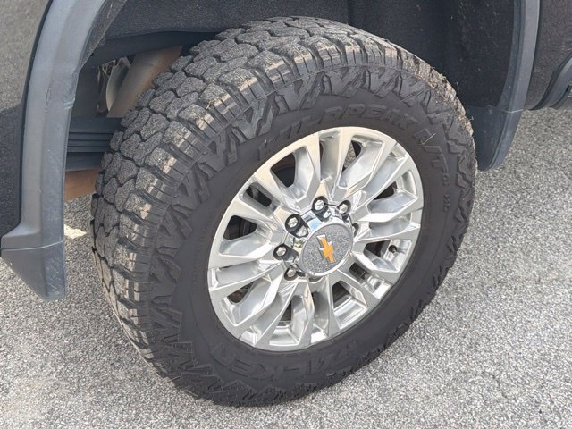 Used 2023 Chevrolet Silverado 2500 High Country w/ Z71 Off-Road Package AWD/4WD image 14