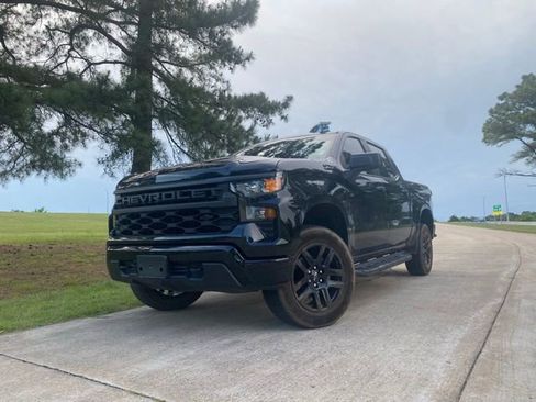 Used 2022 Chevrolet Silverado 1500 Custom Trail Boss w/ Midnight Edition AWD/4WD image 3