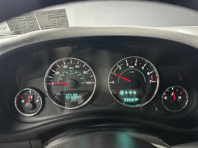 Used 2018 Jeep Wrangler Sahara w/ Connectivity Group AWD/4WD image 25