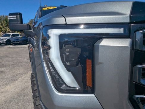Used 2024 GMC Sierra 2500 AT4 w/ AT4 Premium Plus Package image 11