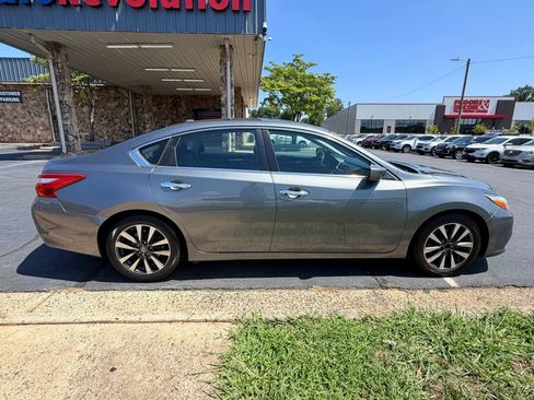 Used 2017 Nissan Altima 2.5 SV FWD image 8