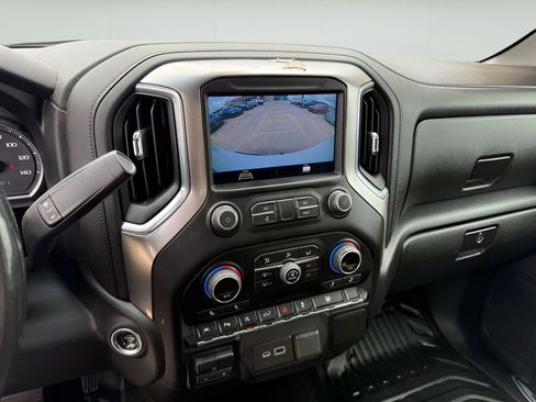 Used 2021 Chevrolet Silverado 1500 LT w/ Safety Package II AWD/4WD image 11