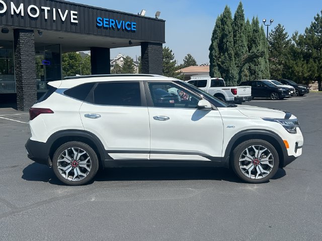 Used 2021 Kia Seltos SX w/ SX Sunroof Package AWD/4WD image 2