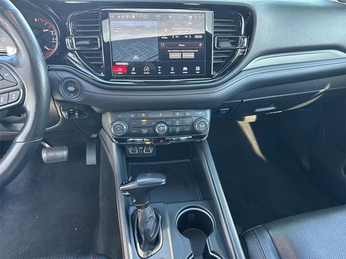 Used 2023 Dodge Durango GT image 30