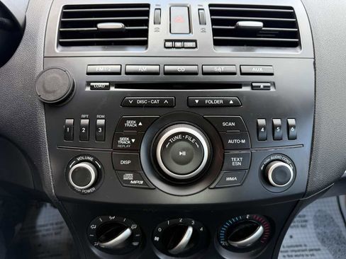 Used 2012 MAZDA MAZDA3 i Sport image 18
