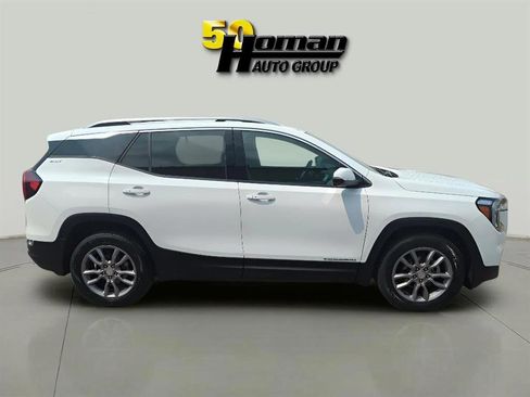 Used 2024 GMC Terrain SLT image 6
