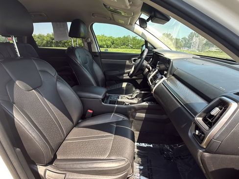 Used 2022 Kia Sorento S FWD image 40