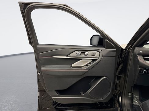 Used 2025 Ford Explorer ST AWD/4WD image 11