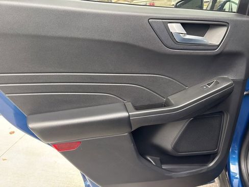 Used 2022 Ford Escape SEL image 19