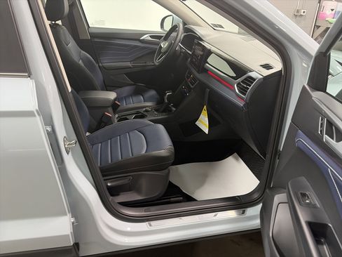 New 2026 Volkswagen Taos SEL image 34