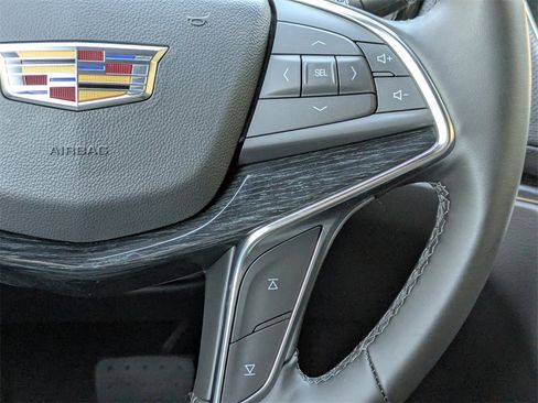 Certified 2025 Cadillac XT5 Premium Luxury image 32