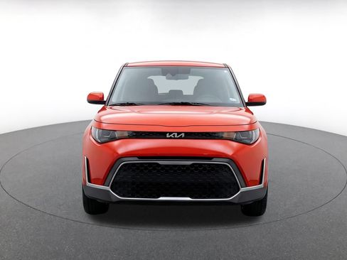 Used 2025 Kia Soul LX w/ LX Technology Package FWD image 2