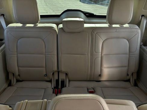 Used 2019 Lincoln Navigator Reserve image 19